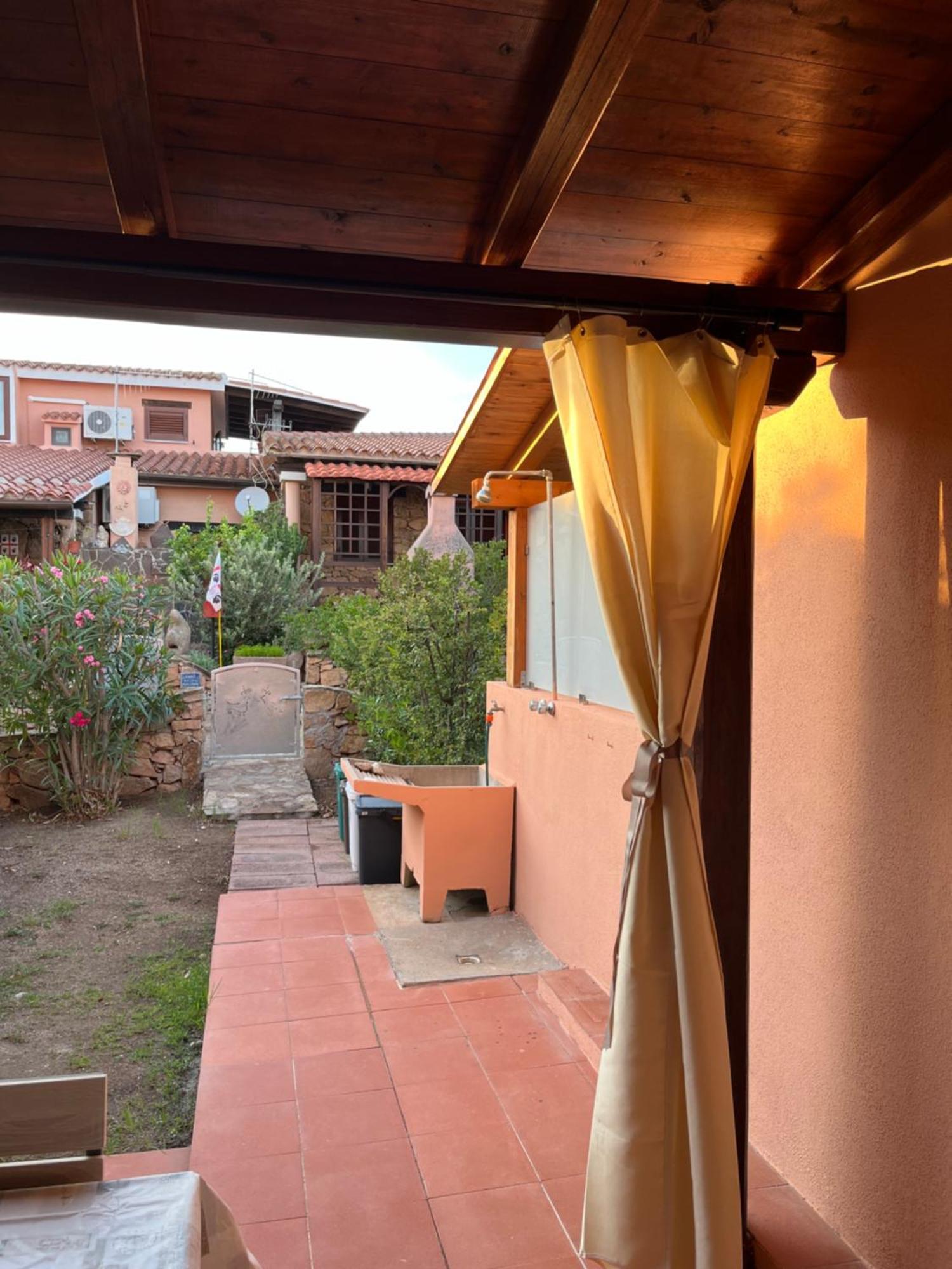 Casa Sviluppata Su Due Piani Con Doppia Veranda E Parcheggio Privato San Teodoro  Extérieur photo