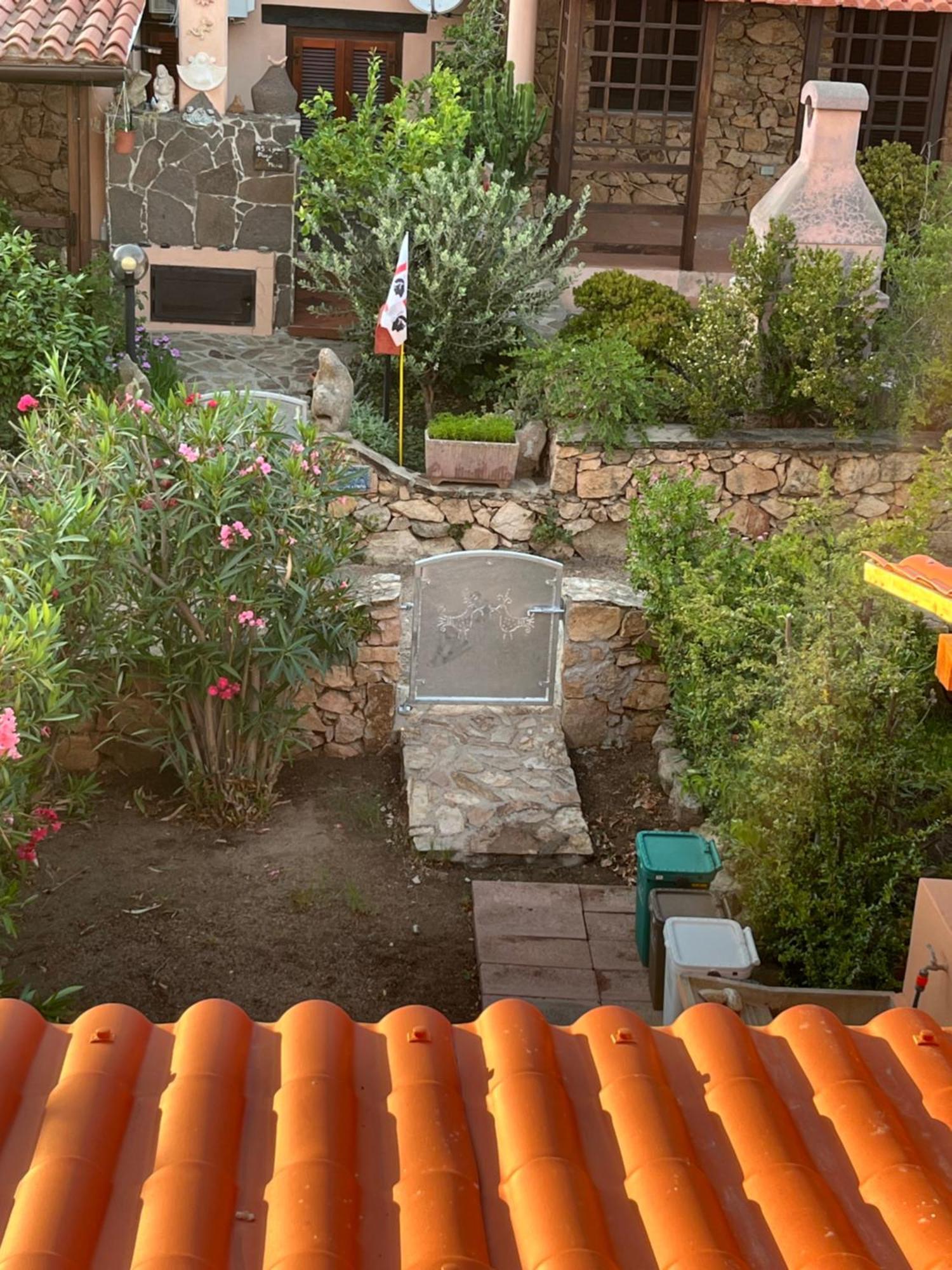Casa Sviluppata Su Due Piani Con Doppia Veranda E Parcheggio Privato San Teodoro  Extérieur photo