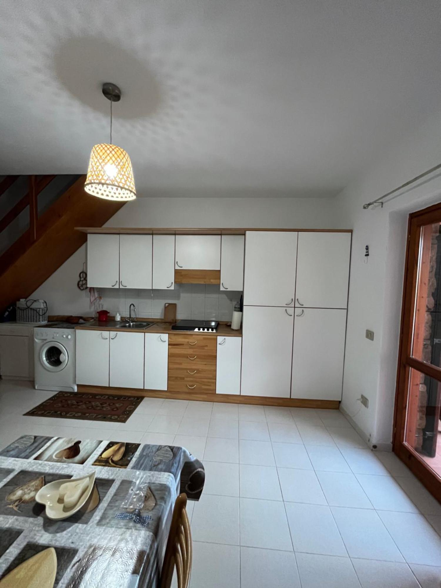 Casa Sviluppata Su Due Piani Con Doppia Veranda E Parcheggio Privato San Teodoro  Extérieur photo