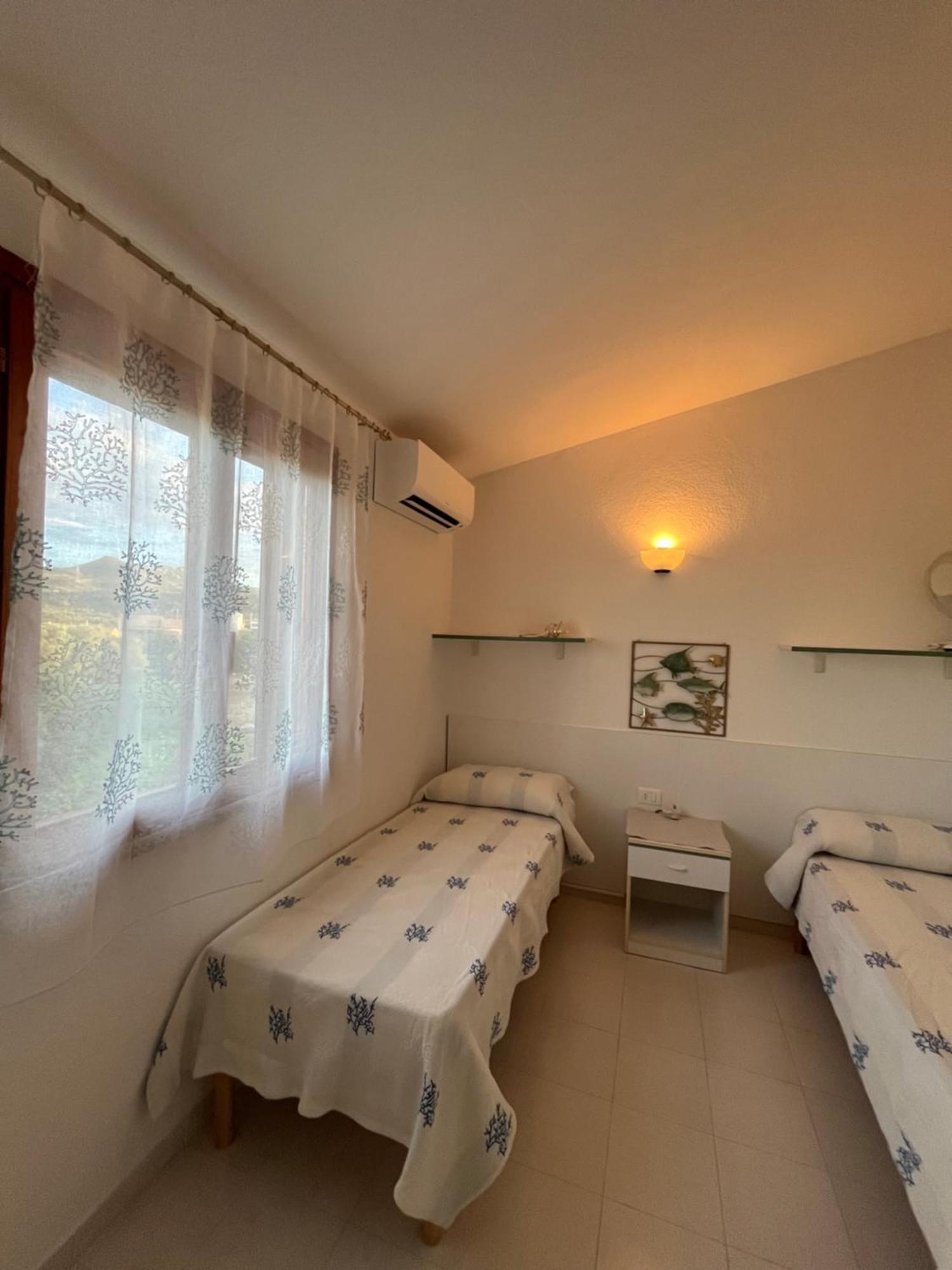 Casa Sviluppata Su Due Piani Con Doppia Veranda E Parcheggio Privato San Teodoro  Extérieur photo