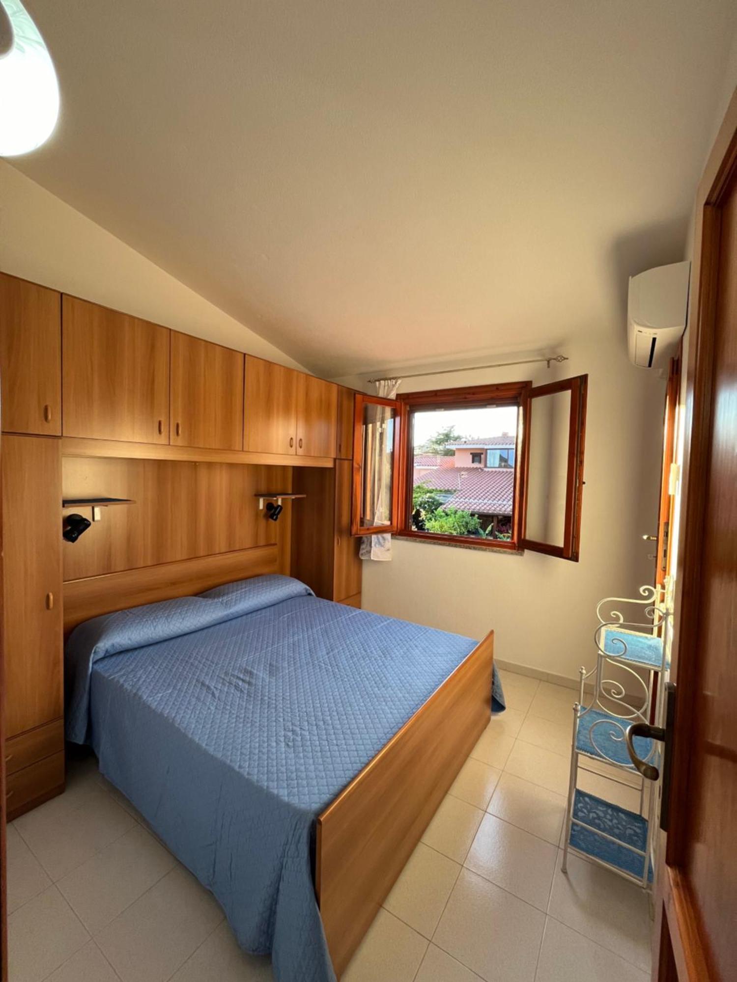 Casa Sviluppata Su Due Piani Con Doppia Veranda E Parcheggio Privato San Teodoro  Extérieur photo